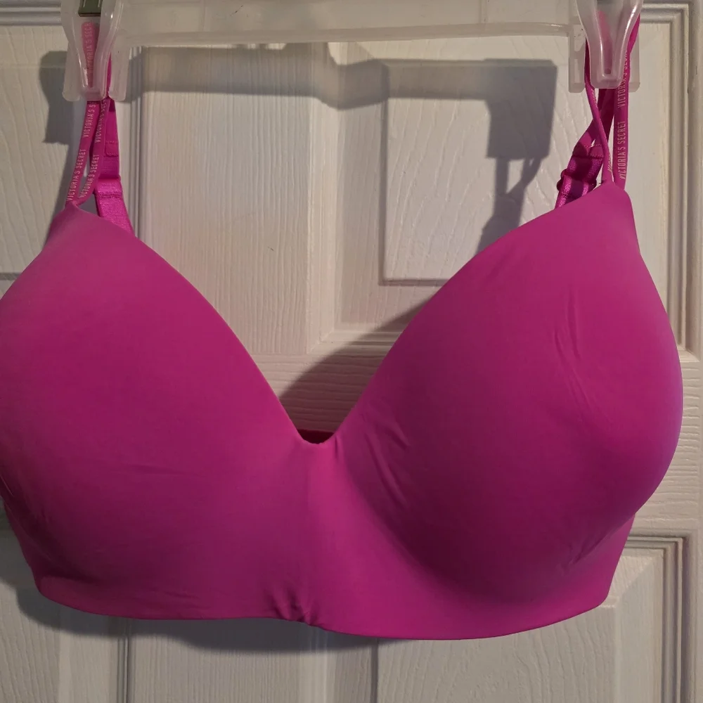 Victoria's Secret Fuchsia Bra - Picture 1 of 2